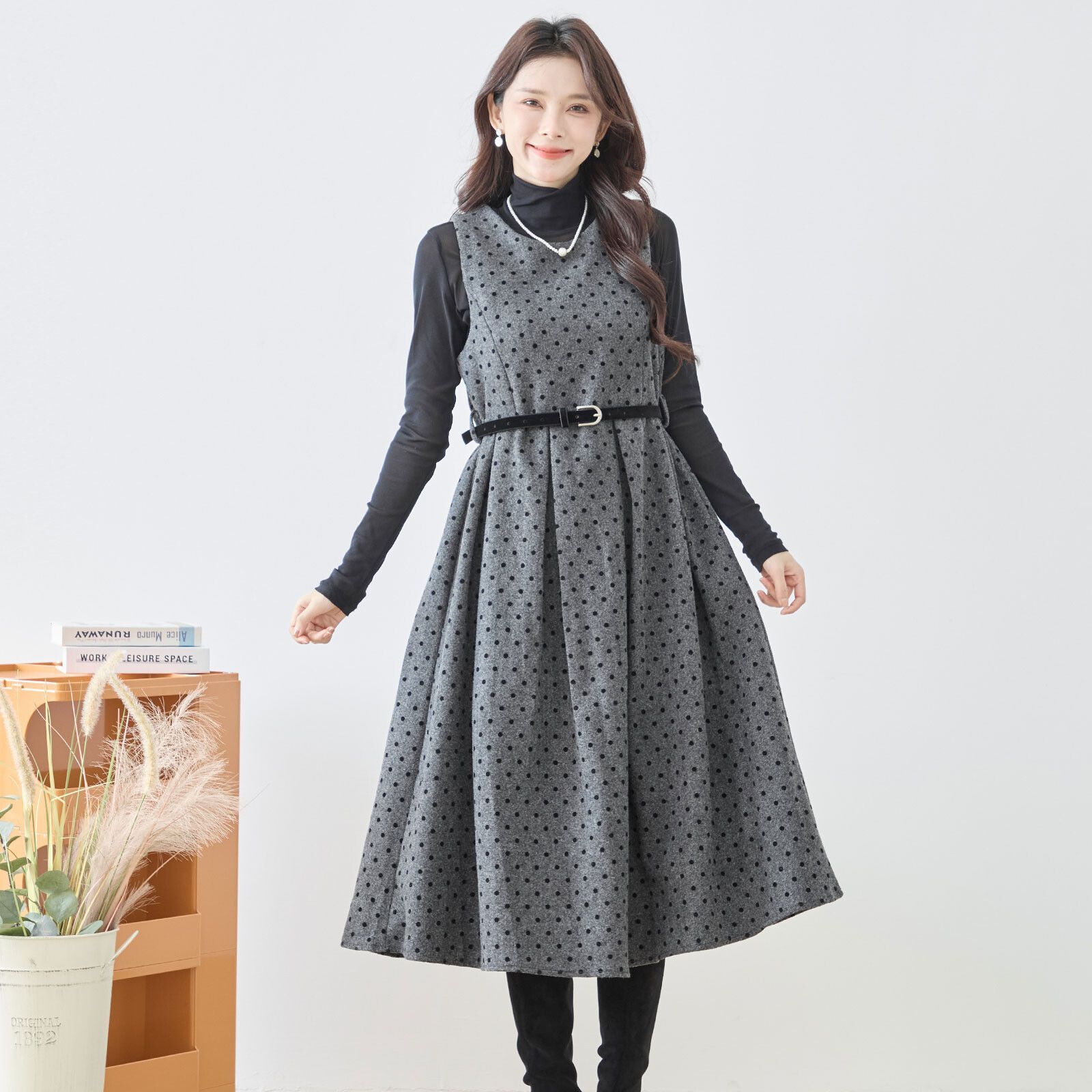 美品✨️ルネ ノースリーブワンピース ドット柄　フレアワンピース 白黒 タイムセール 7%OFF 12/15 10:00まで】【新入荷】【新品】【送料込