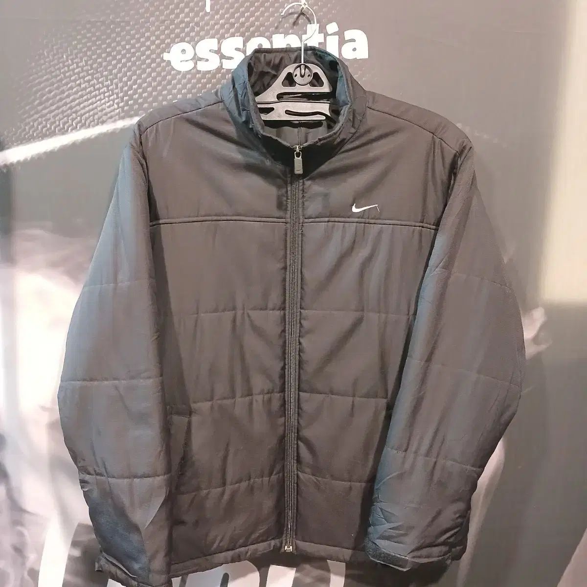 ナイキ アウター ブラック