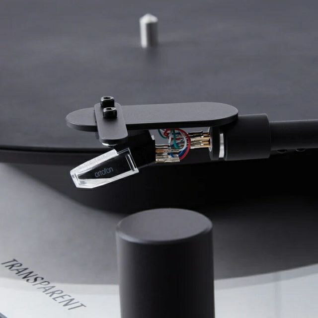 TURNTABLE Black