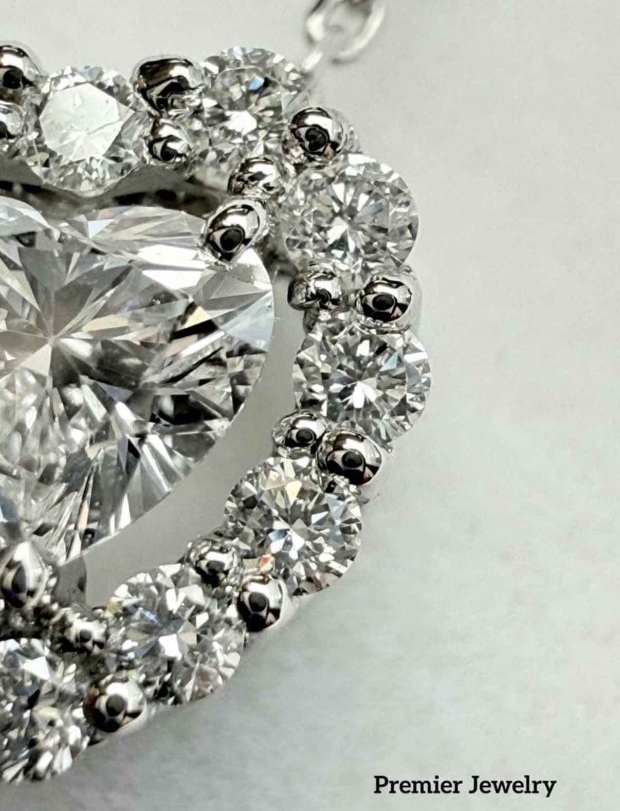 ダイヤモンド屋さんが手掛ける プラチナダイヤモンドネックレス ハートシェープ