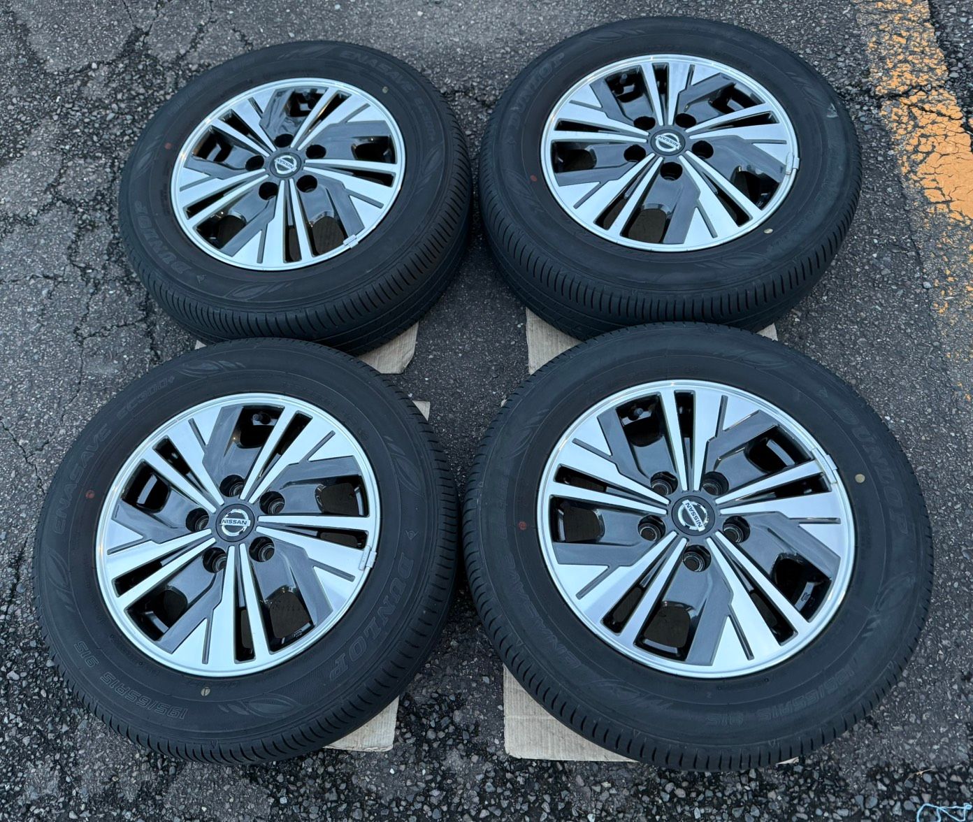 S99550 C27セレナ E-POWER 純正 195/65R15 ラジアルアルミタイヤ4本  