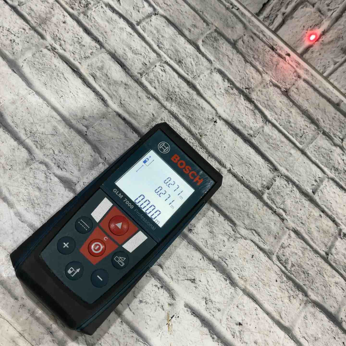BOSCH レーザー距離計