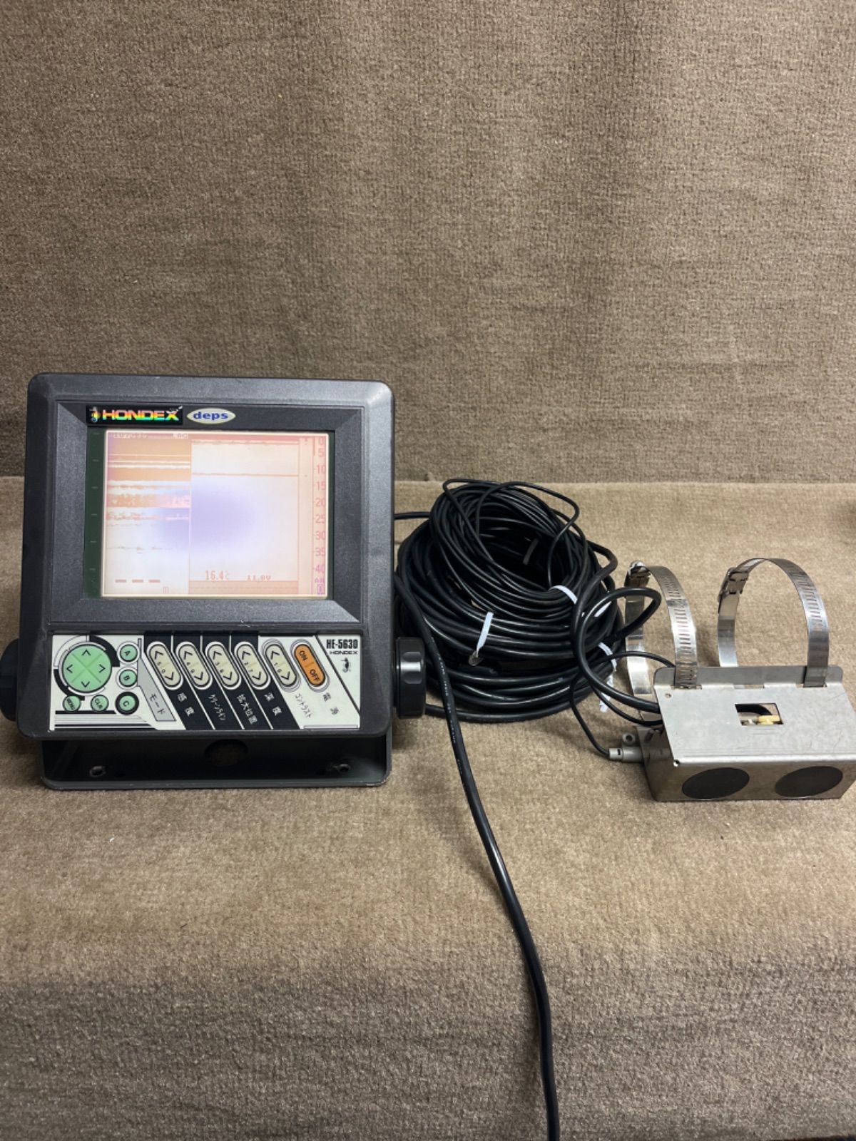 魚群探知機 ホンデックス HE−5630 振動子は107kHz 200kHz の2周波が付属