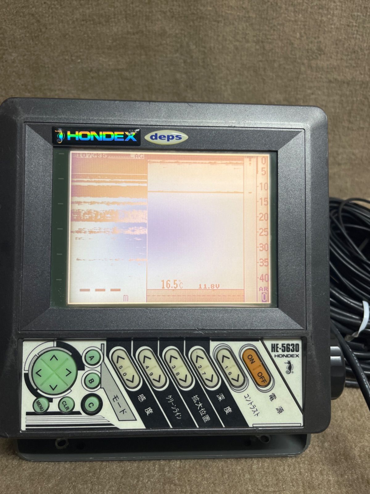 魚群探知機 ホンデックス HE−5630 振動子は107kHz 200kHz の2周波が付属
