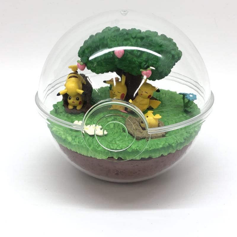 テラリウムコレクションDX ポケモン ひだまりの森のピカチュウ ポケットモンスター テラリウムコレクションDX~ひだまりの森のピカチュウ~ テラリウムコレクションＤＸ | 1個入 BIGサイズ!! - 公式通販 テラリウムコレクションDXひだまりの森のピカチュウ リーメント 画像初公開！ ～ひだまりの森の Terrarium