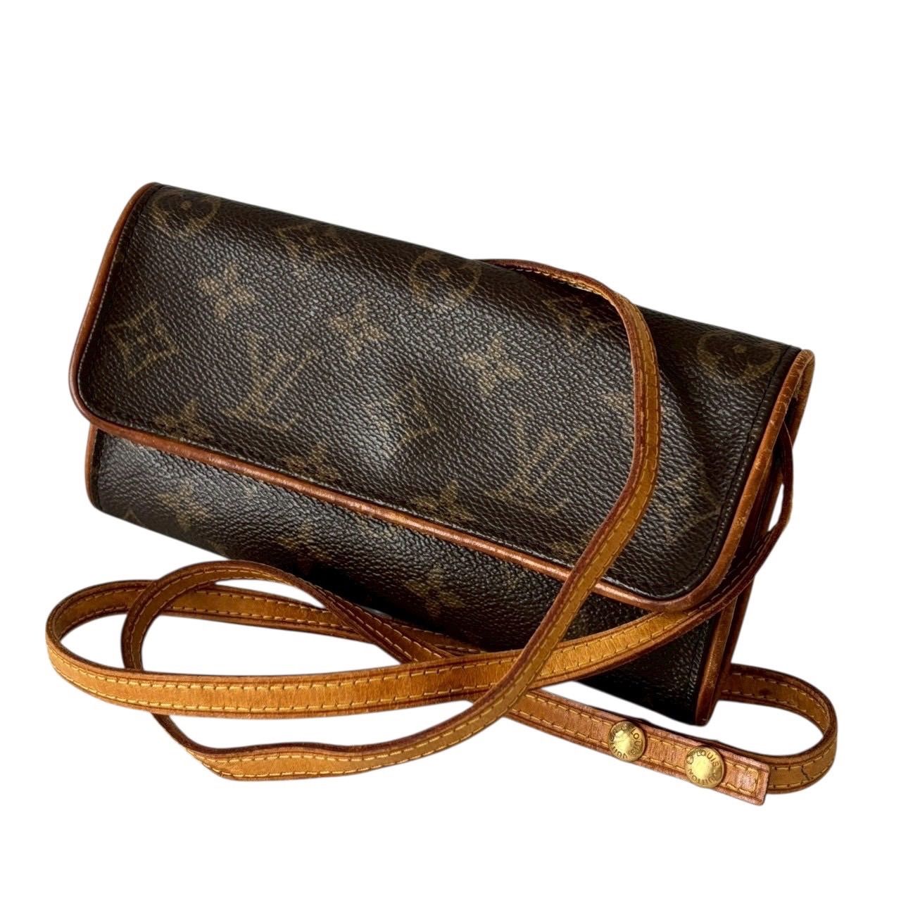 LOUIS VUITTON ルイヴィトン ショルダーバッグ 茶 モノグラム ポシェットツイン PM レディース