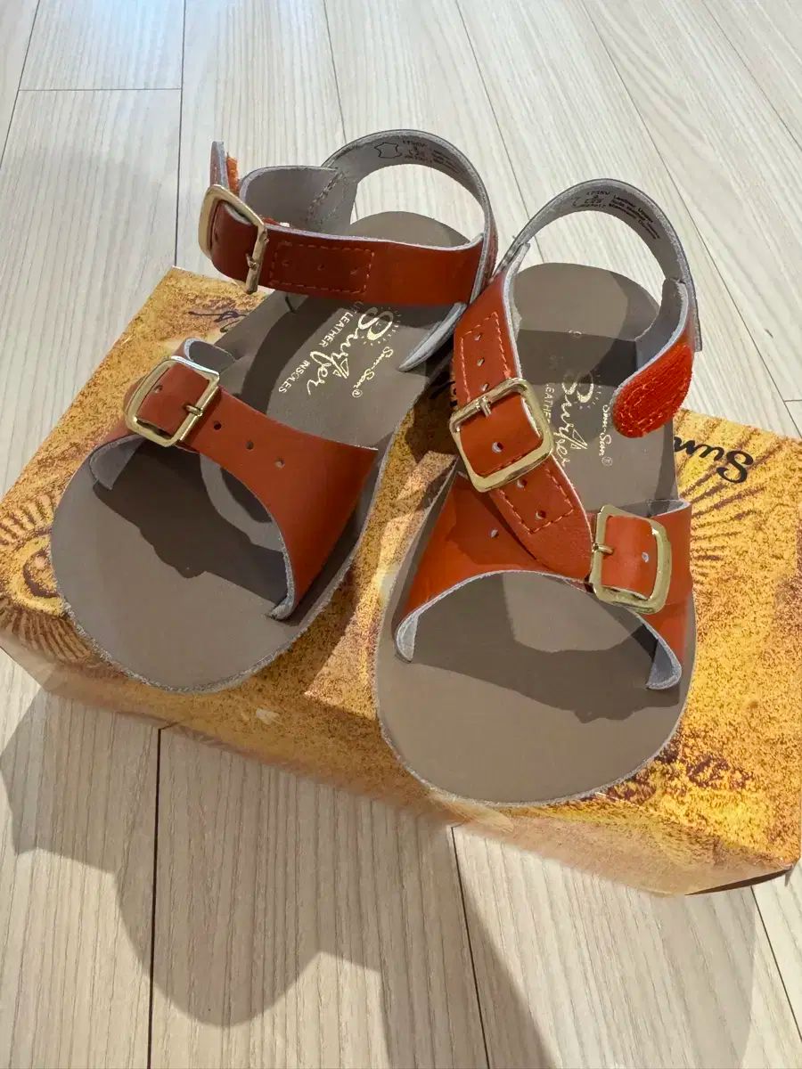 ソルトウォーター キッズ サーファー バックル タン COLOR