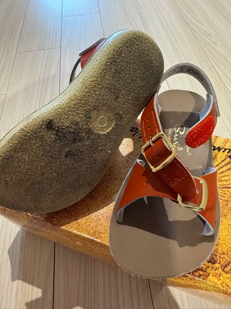 ソルトウォーター キッズ サーファー バックル タン COLOR