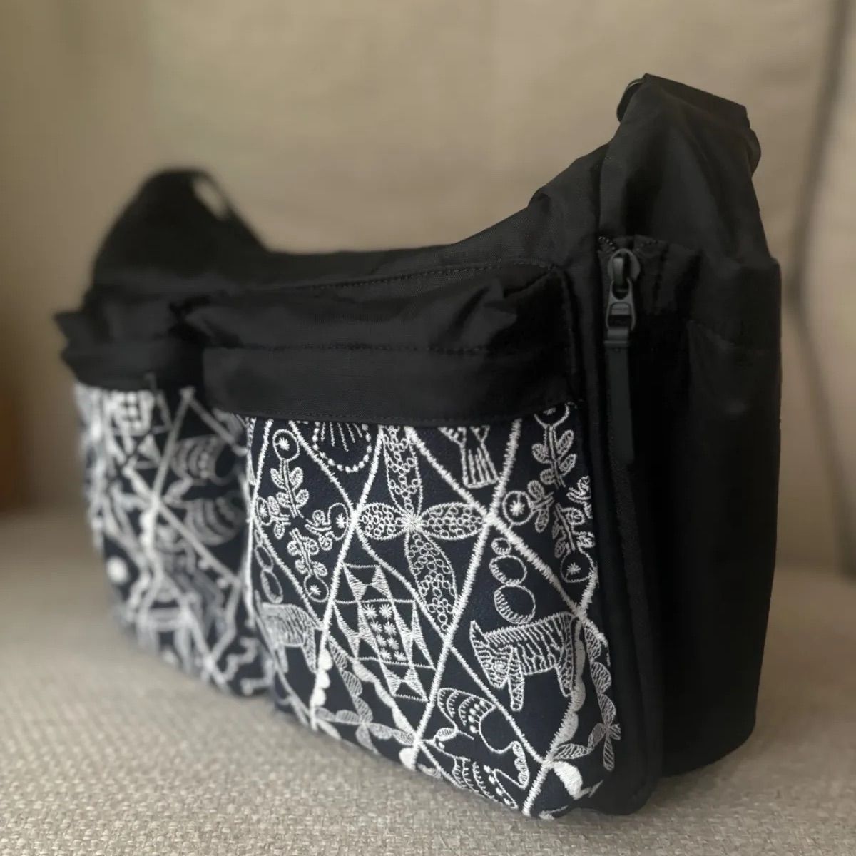 大きなポケットのショルダーバッグ　ミナペルホネン　mina perhonen 大きなポケットのショルダー ミナペルホネン mina perhonen - メルカリ