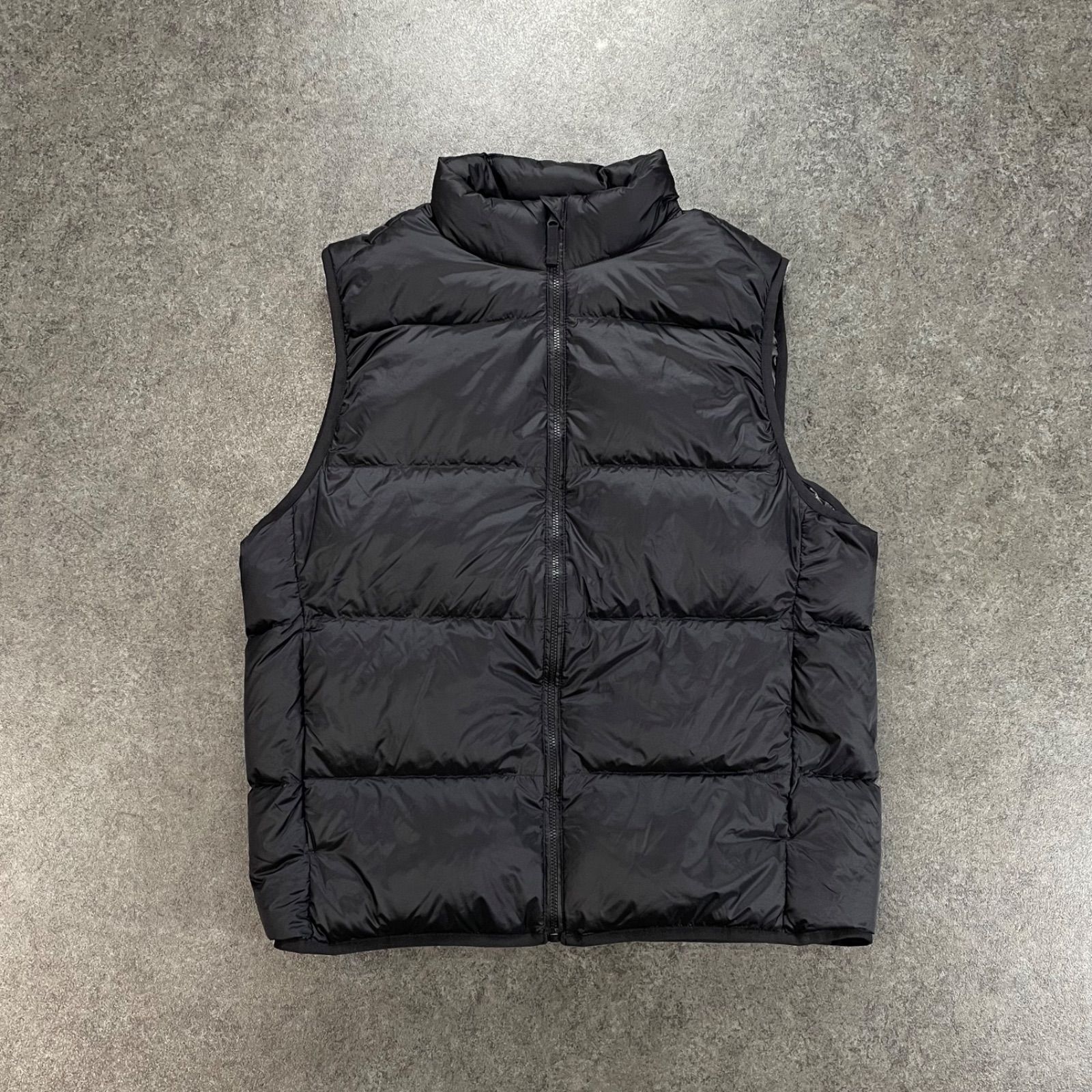 UNIQLO PHILIP MORRIS #MAKNHISTORY Ultra Light Down Full Zip Vest