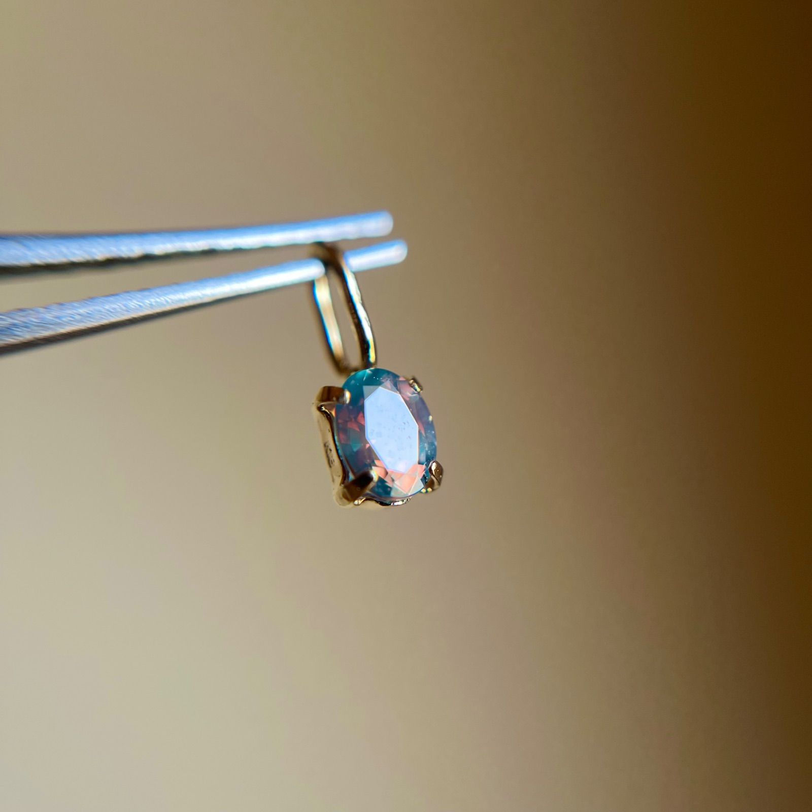 K18 天然石アレキサンドライトoval希少 レア ペンダントトップ