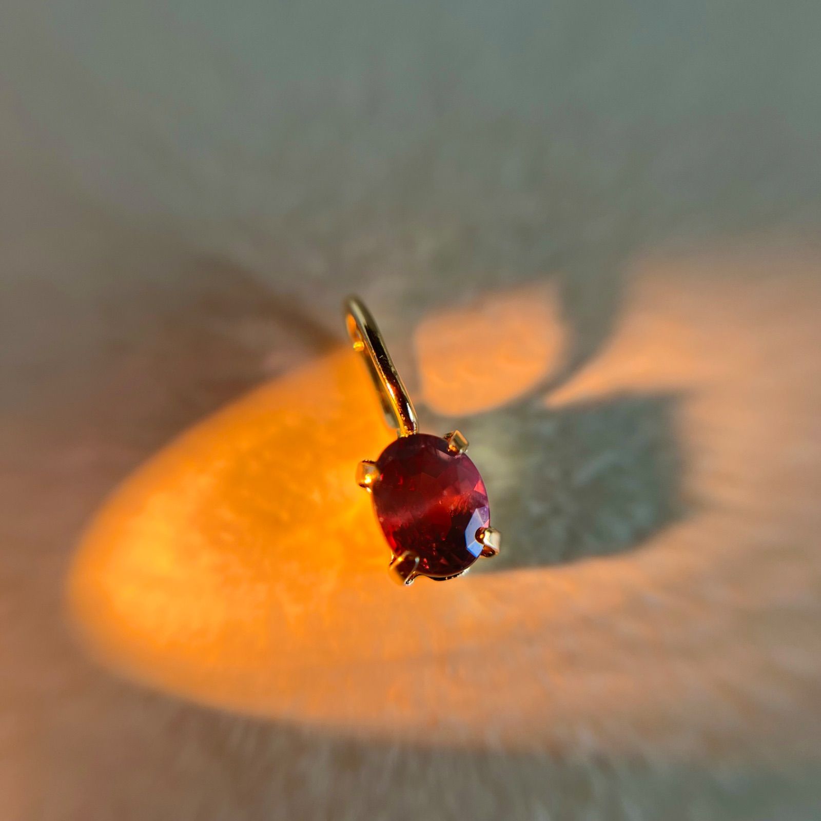 K 18 天然石アレキサンドライトoval ペンダントトップ チャーム ストーン 18金