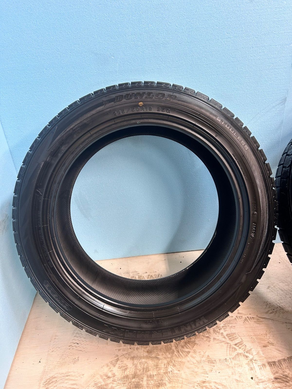 225 50 R 18 WM 02 スタッドレス DUNLOP 18インチ 4本セット NO 12 y