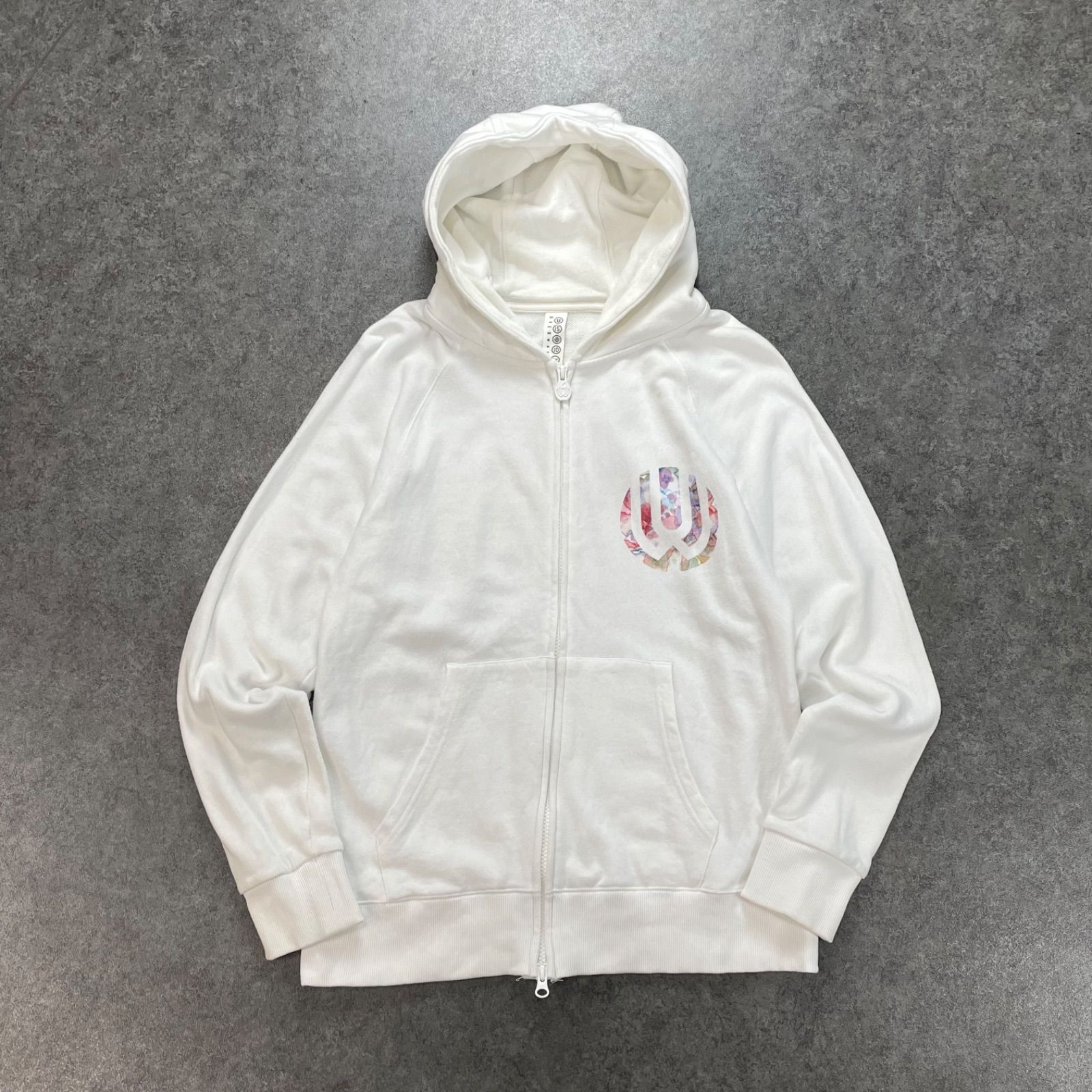 UVERworld 白パーカー Amazon.co.jp: UVERworld MADE IN JAPAN パーカー ホワイト XLサイズ