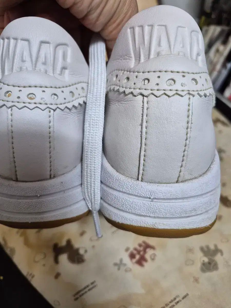 ゴルフシューズ