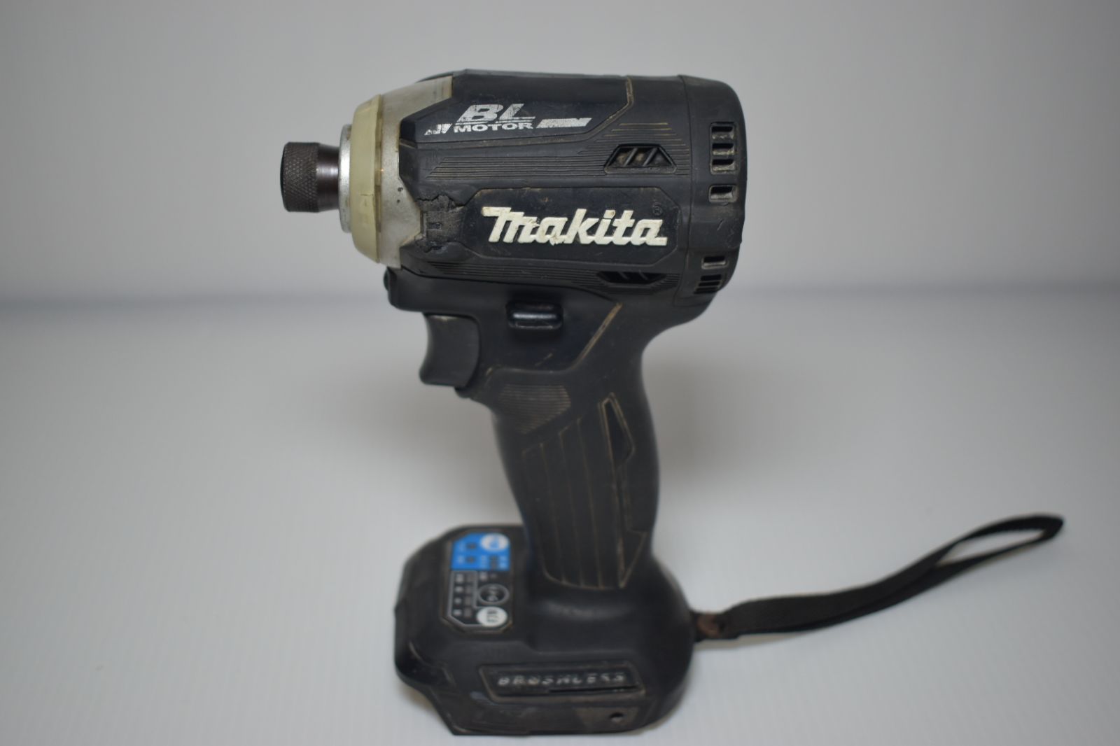 マキタ 充電式インパクトドライバ
