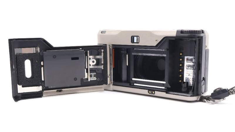 T2 コンパクトフィルムカメラ