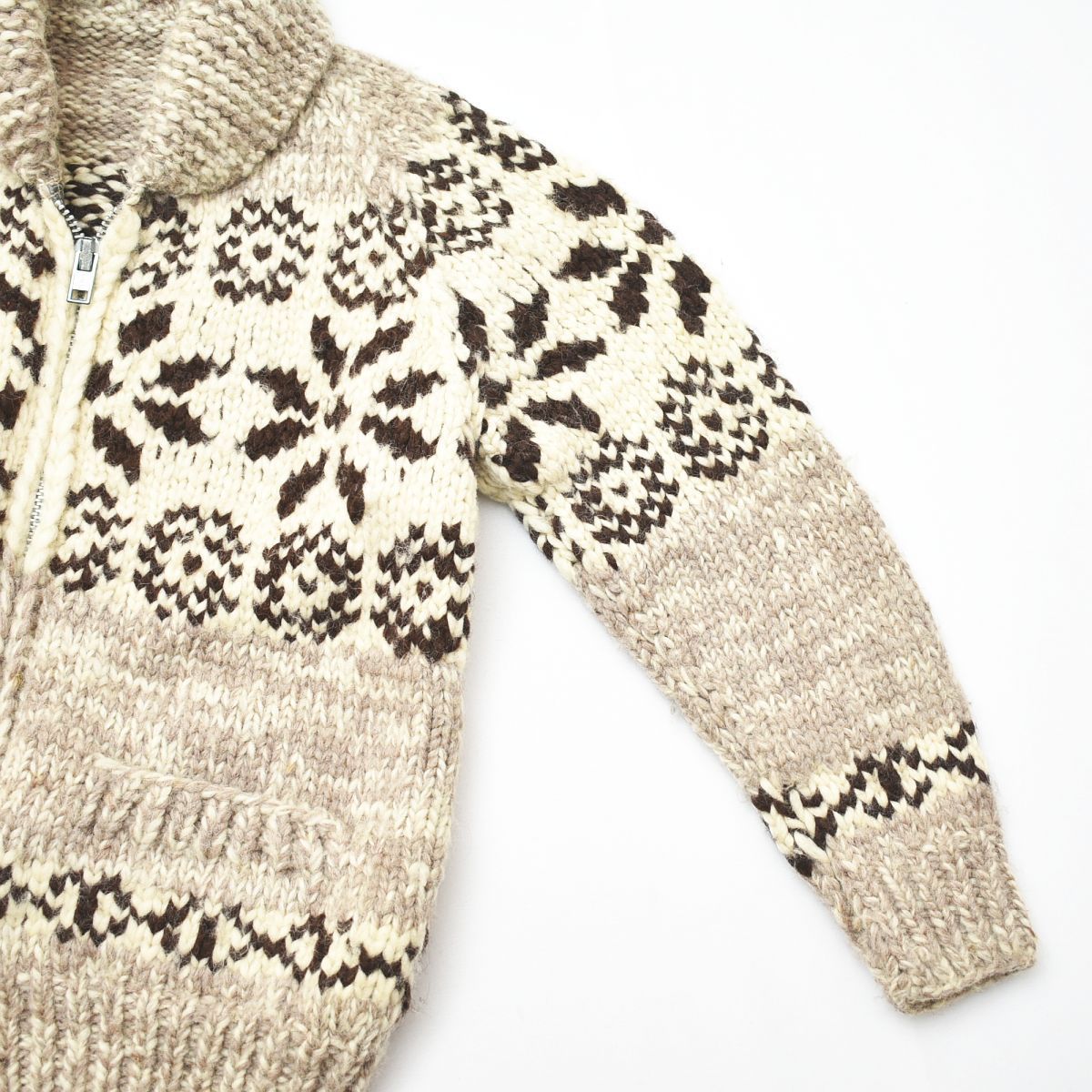 ネイティブ柄 白