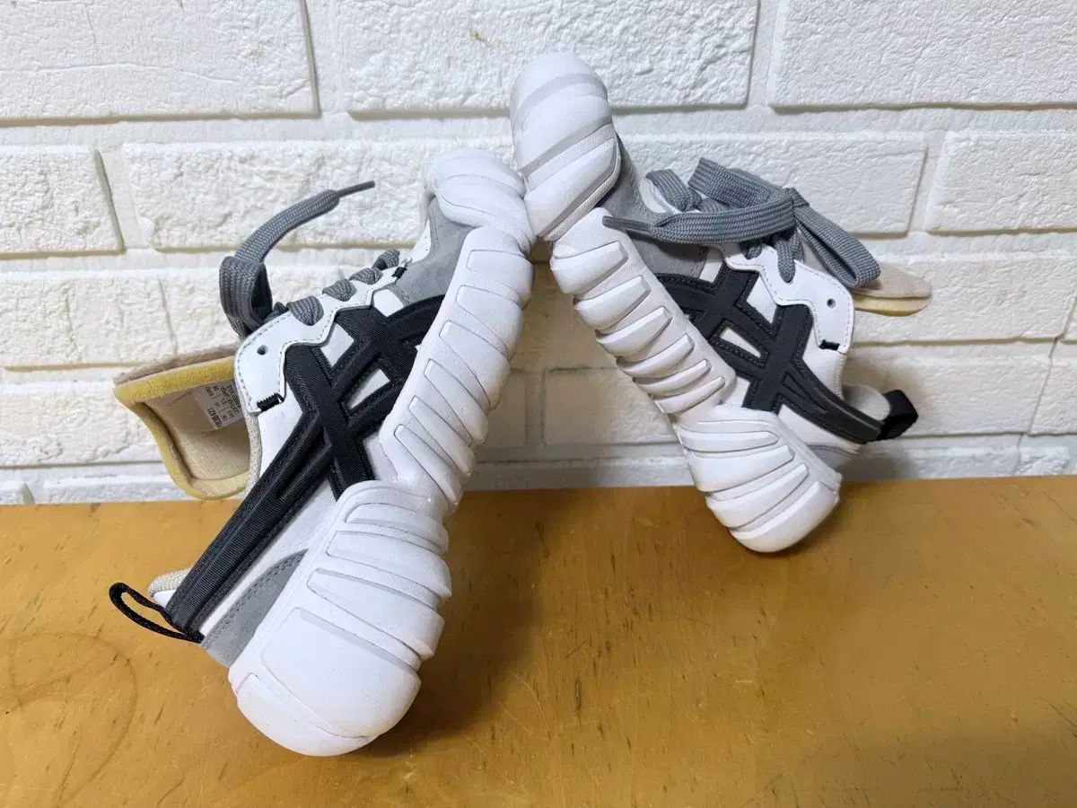  オニツカタイガー デンティグレス 240 フラットシューズ バレエシューズ パンプス