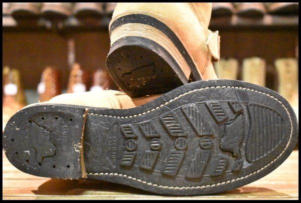 ベージュ ブーツ