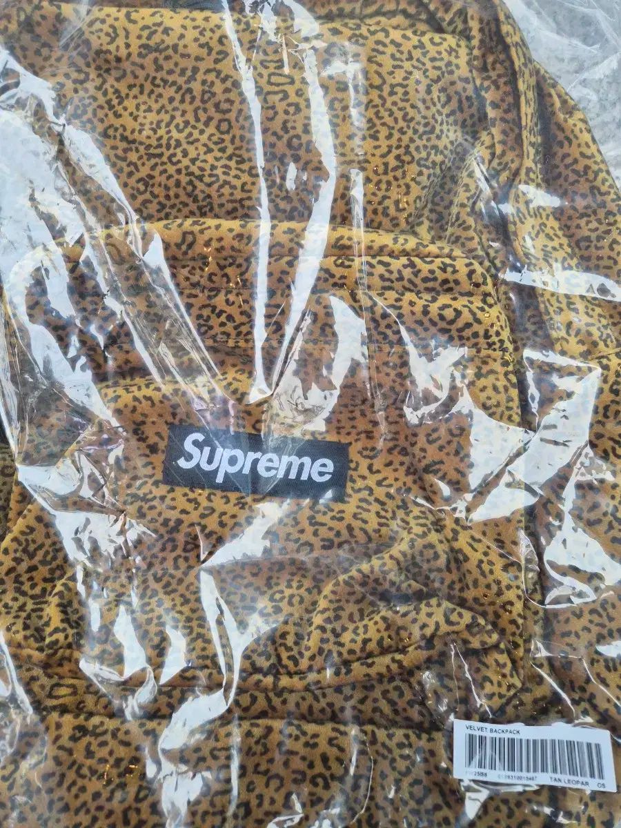 Supreme Supreme ヒョウ柄ツアーベルベット バックパック