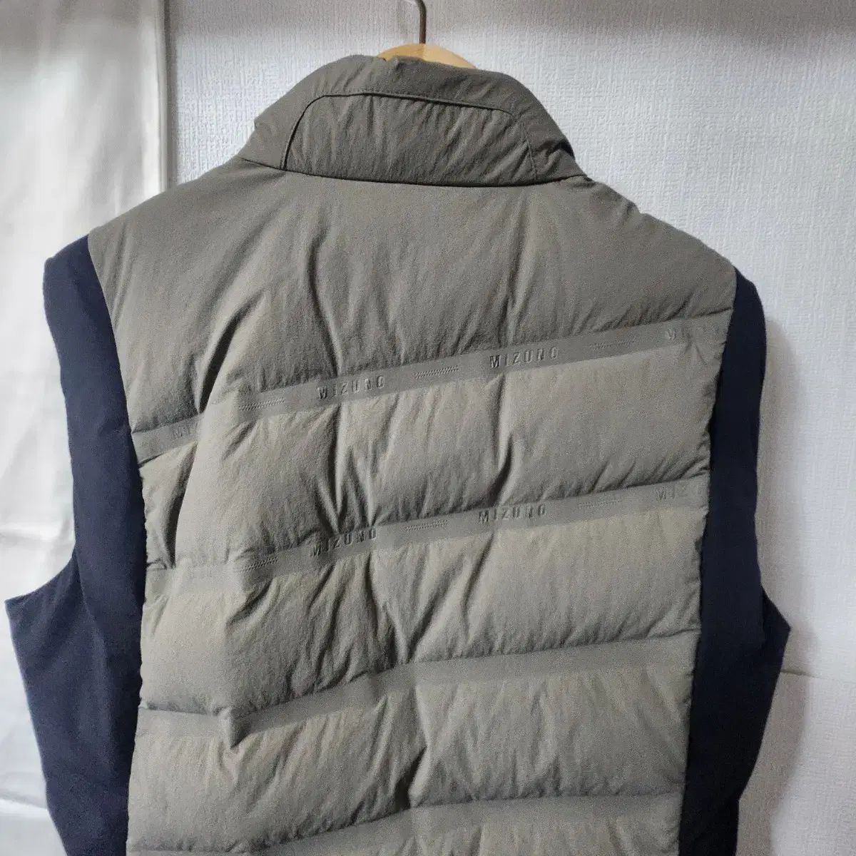  ミズノ GOLF グースダウン 超軽量 ダウン ベスト カーキ S 46 x 60 cm その他 武道 格闘技