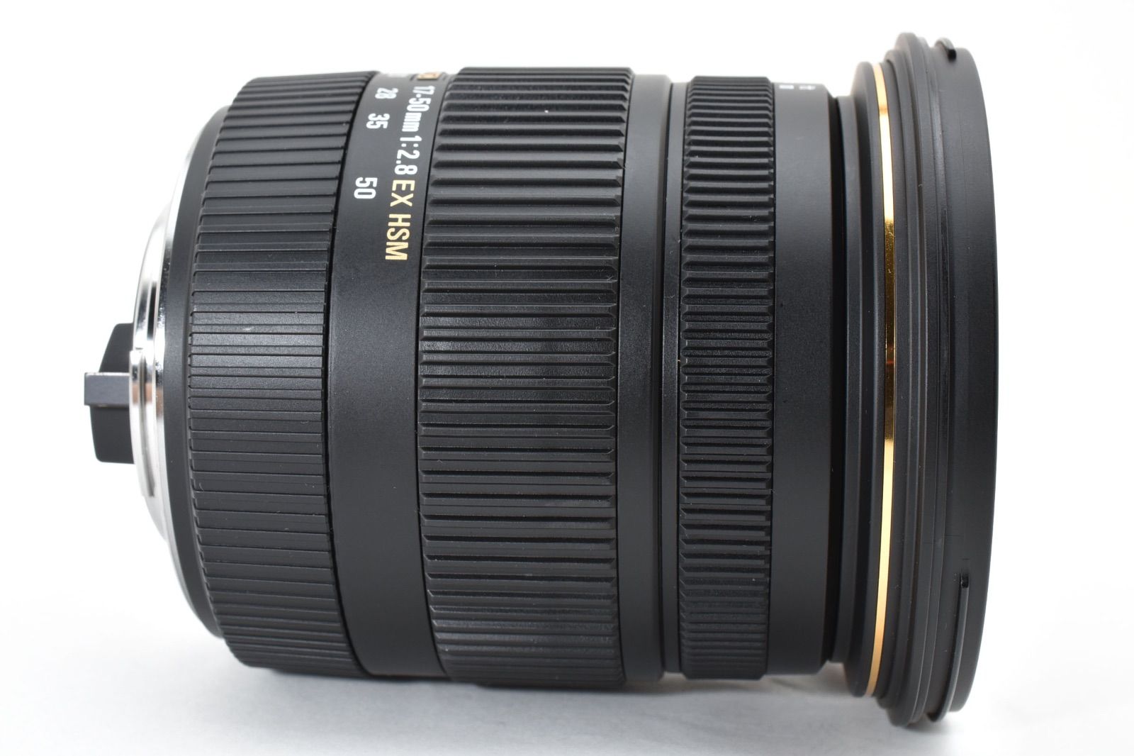 大口径標準ズームレンズ