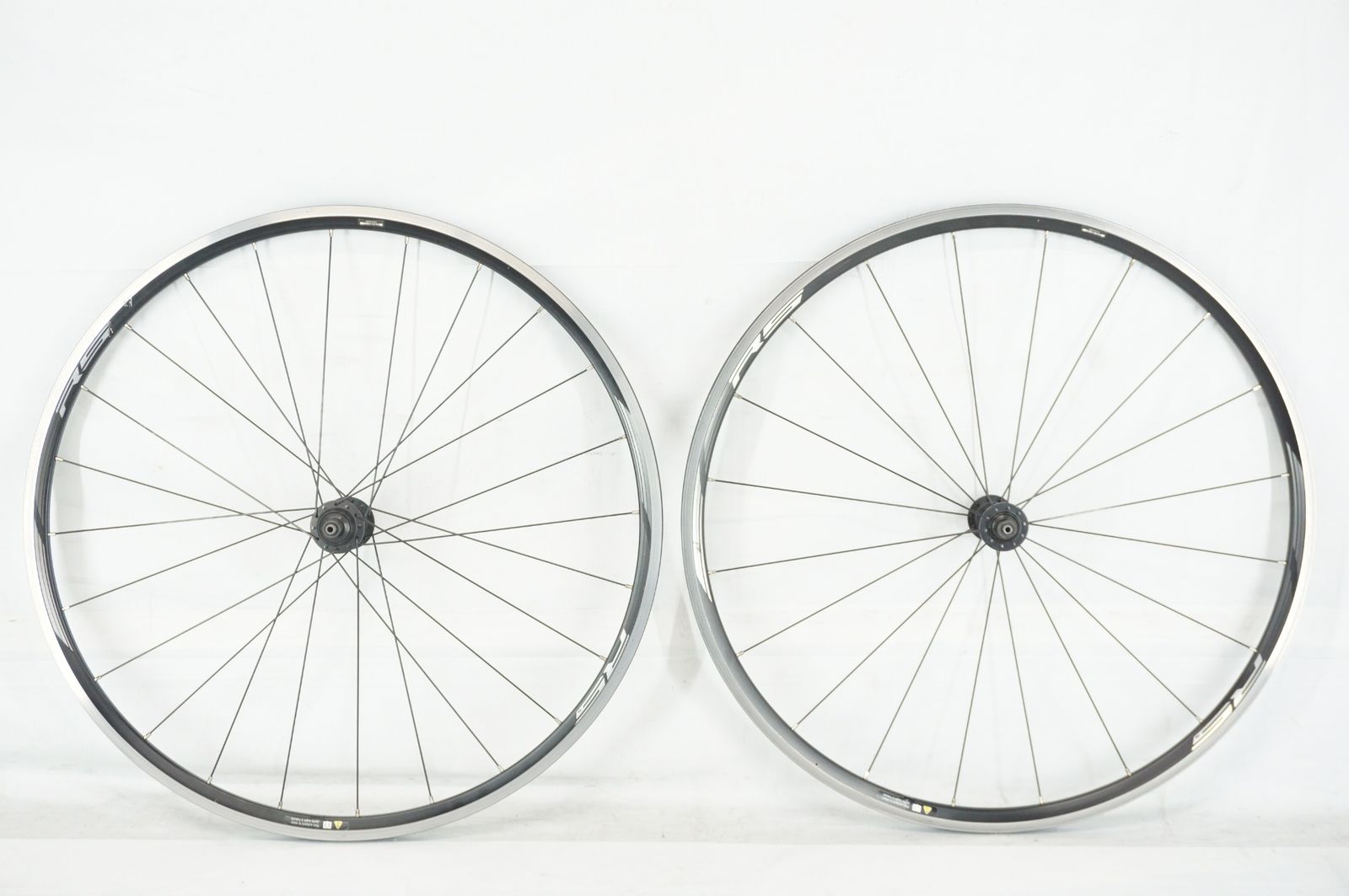 SHIMANO 「シマノ」 WH-RS010 最新 シマノ11速 ホイールセット