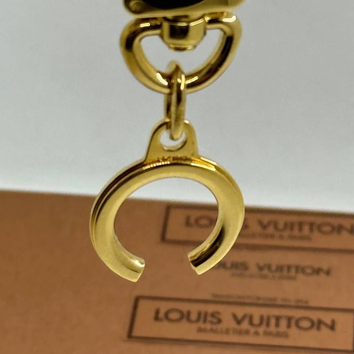 ルイヴィトン アノクレ ゴールド キーホルダー【026077】 - メルカリ