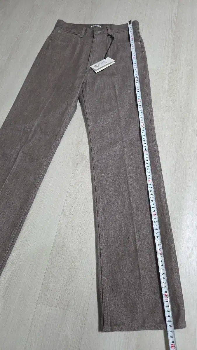 オーラリー Auraree