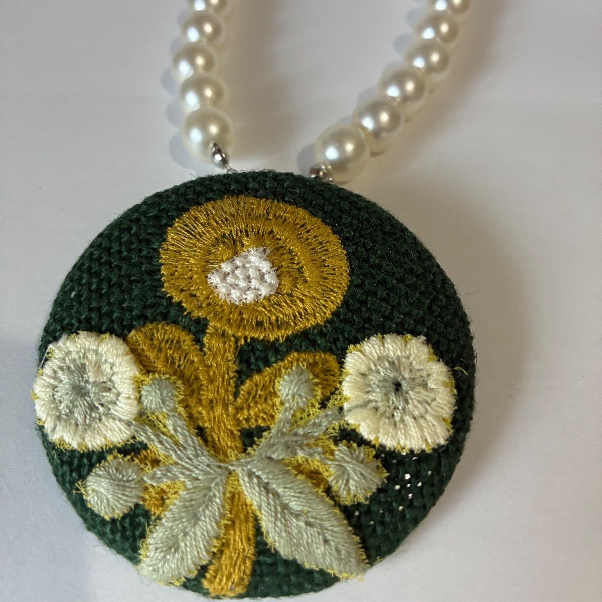 24 ミナペルホネン刺繍生地使用 2ウェイ ブローチ パールストラップの