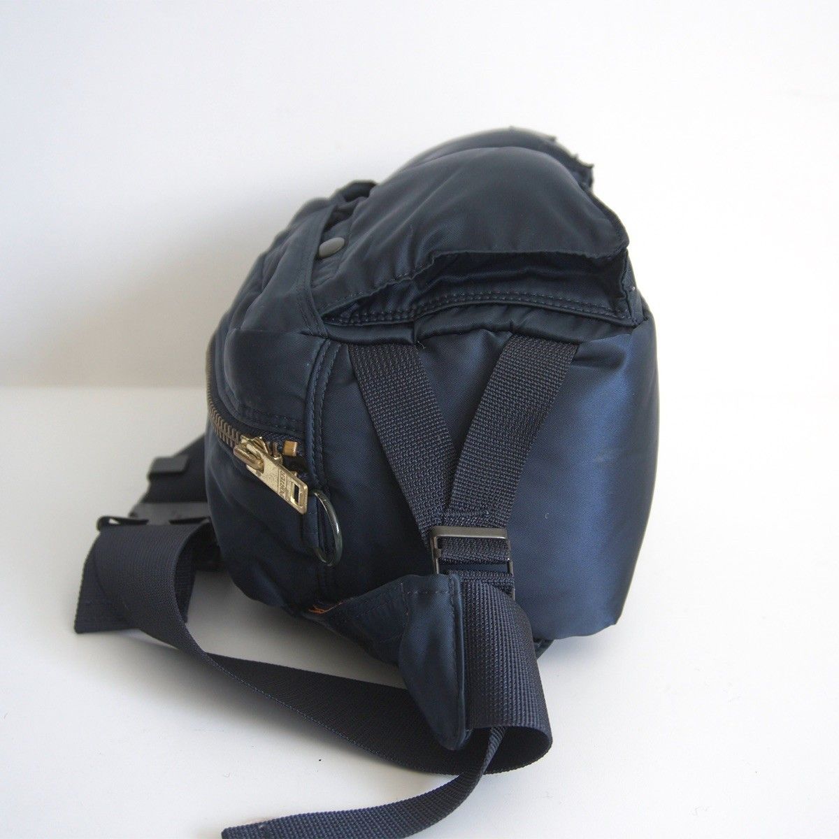 どんなシーンにも使える 定番 PORTER タンカー ナイロン ウエストバッグ ポーター アイアンブルー ボディバッグ 25110112 春