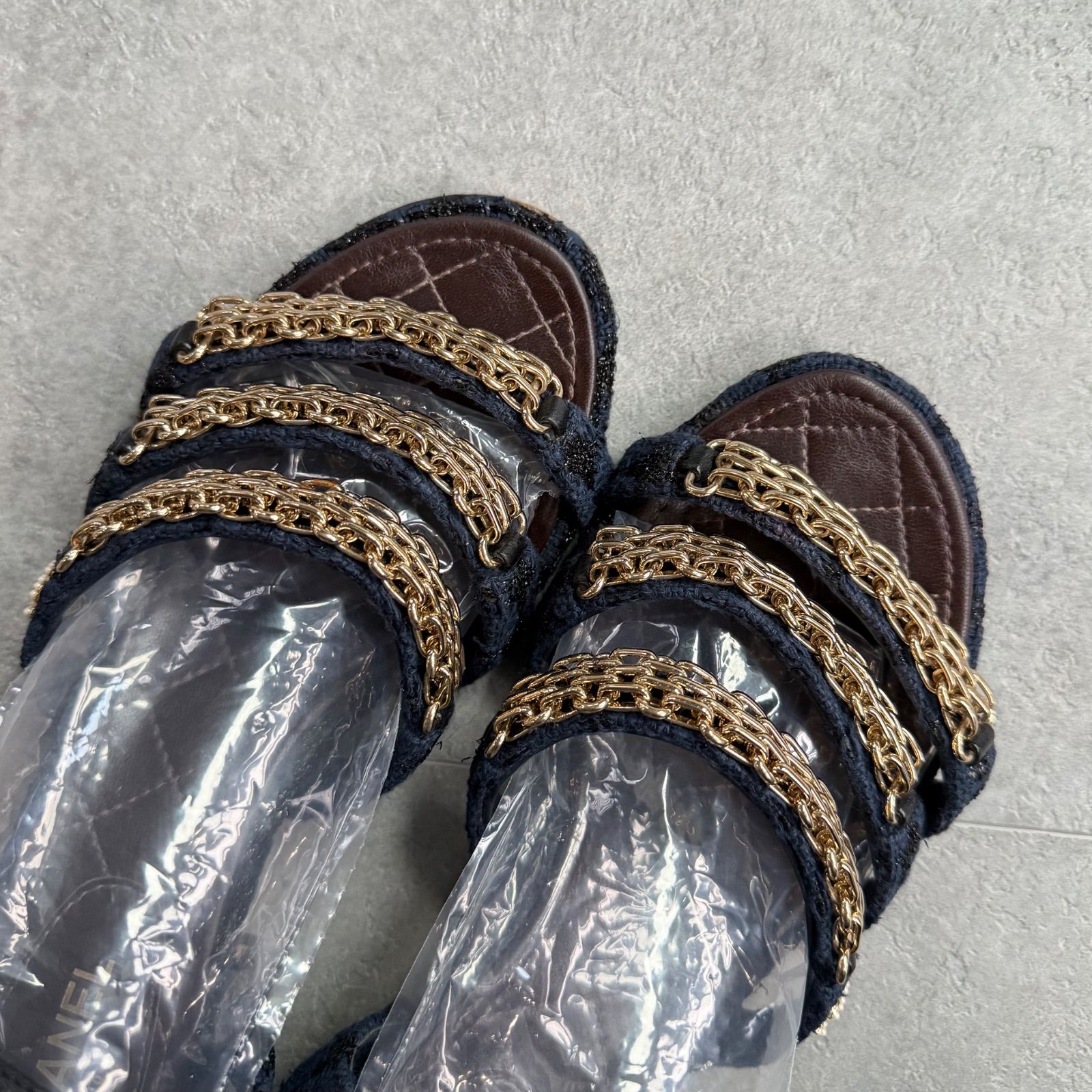 ストラップサンダル