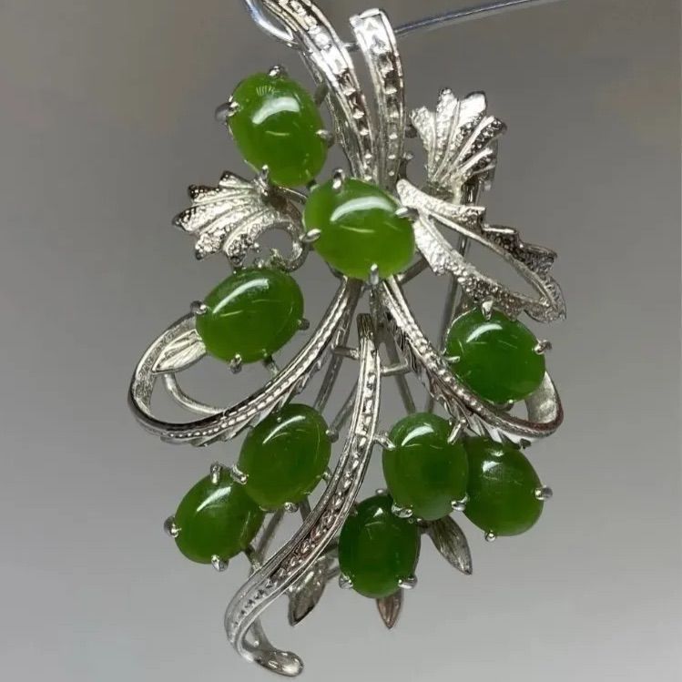 ふくたんさん 本翡翠ブローチB 9g 東里6-1129ア