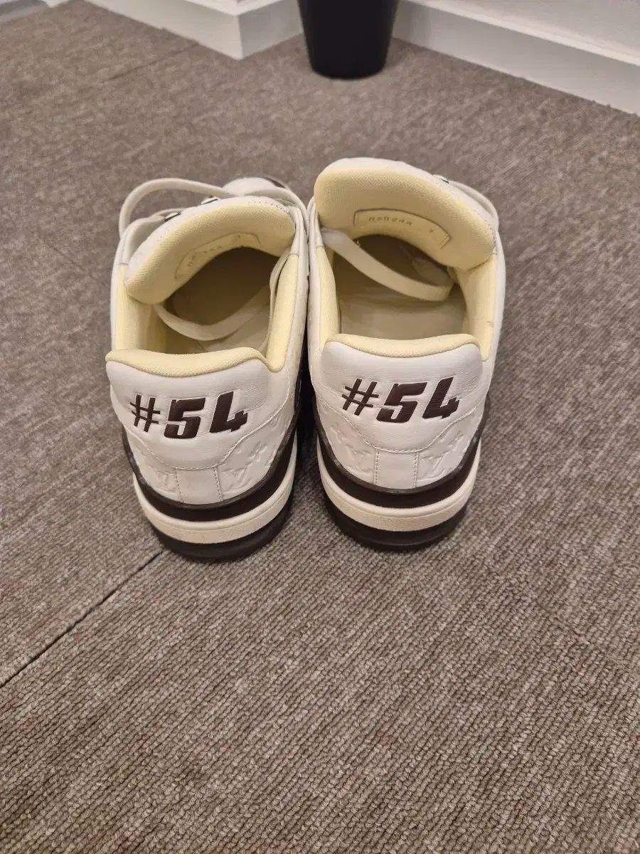 トレーナー スニーカー