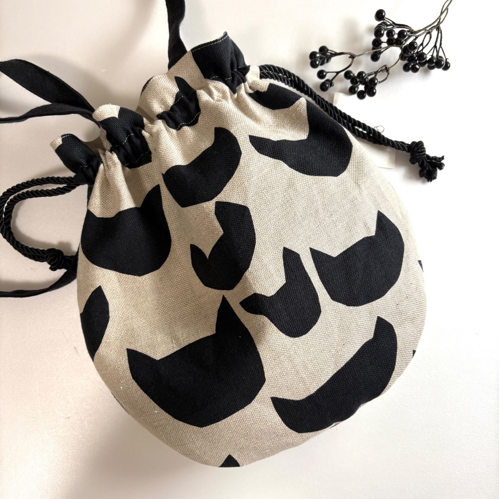 ハンドメイド ミナペルホネン 巾着ショルダーバッグ anone-anone ブラック