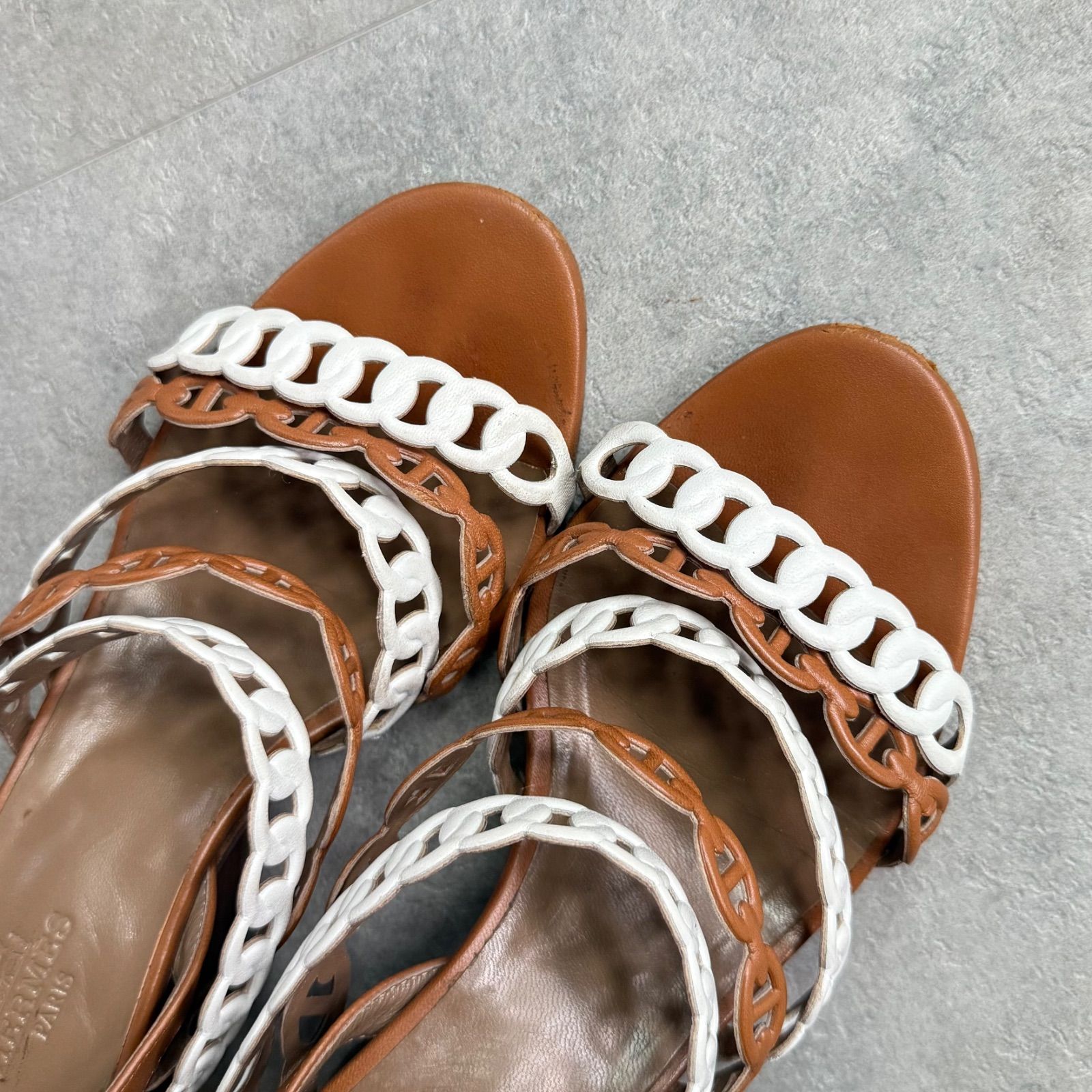 ブラウン ストラップ