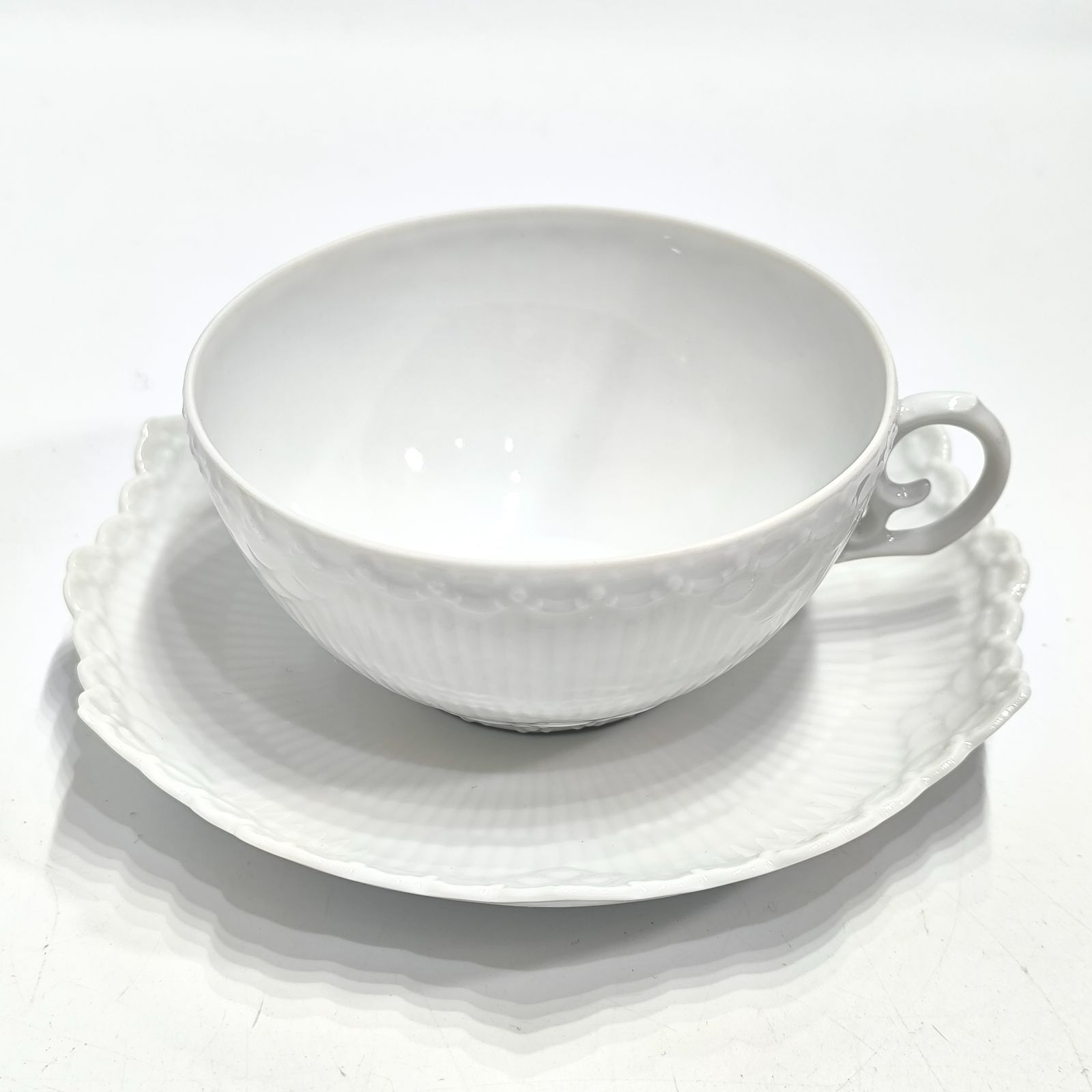 ④ ロイヤルコペンハーゲン ホワイトフルーテッド フルレース ティーカップ ソーサー ROYAL COPENHAGEN デンマーク製