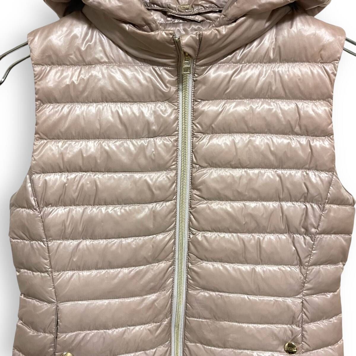 HERNOフード付きダウンベスト ベージュ