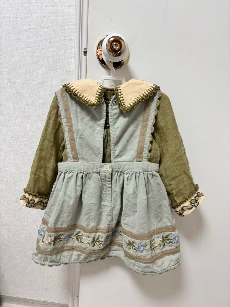 アポリナ ゲルディピナ ヘイゼルブラウス まとめ