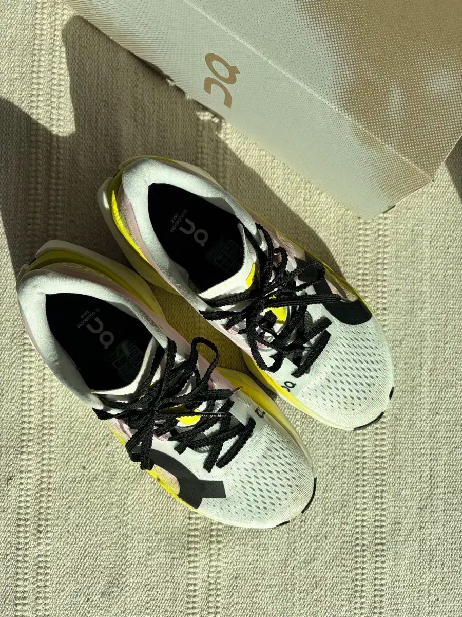 On - クラウドブームマックス ランニングシューズ 250