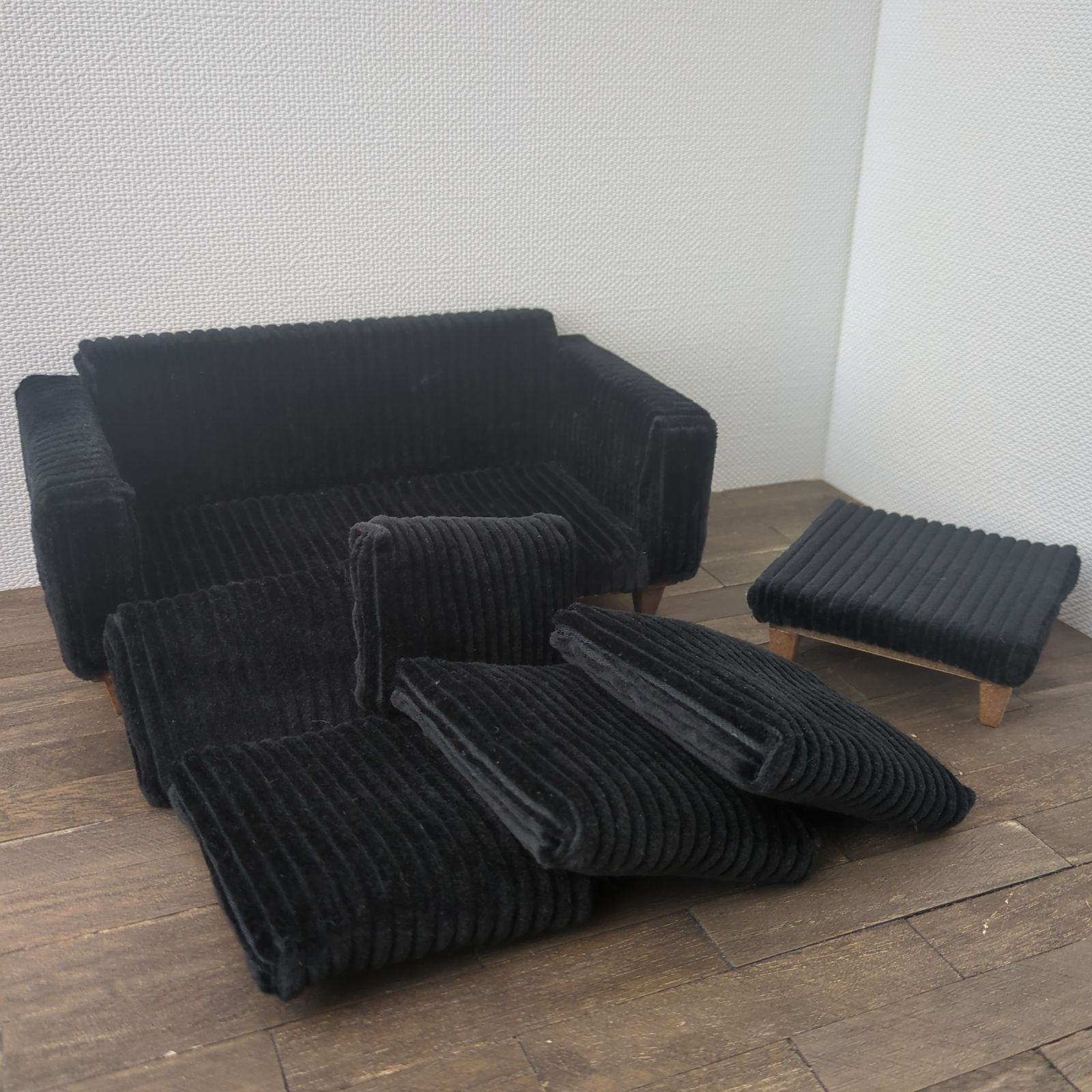 a-three オットマン付きソファ