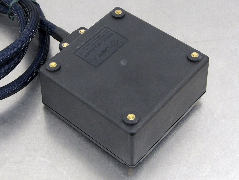 人気アイテムお得に購入！ OYAIDE オヤイデ オーディオ用電源タップ OCB-1 DXs II 4口 2ピンプラグ