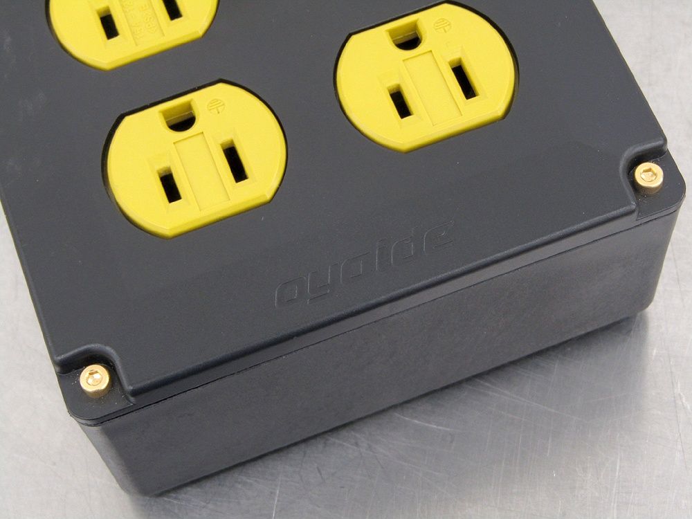 オヤイデ オーディオ用電源タップ