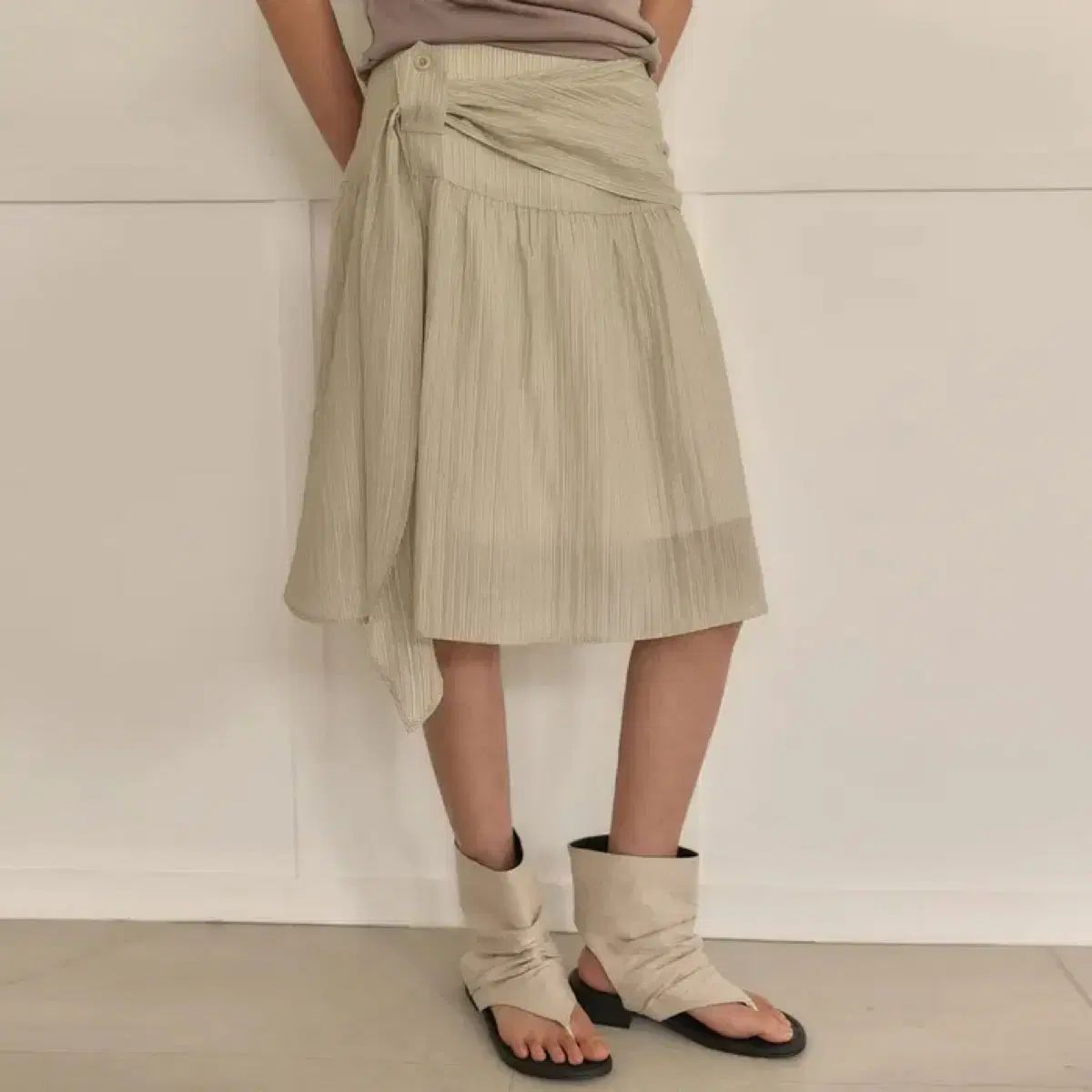 アウロ ストライプ ミディ スカート ウール モス S