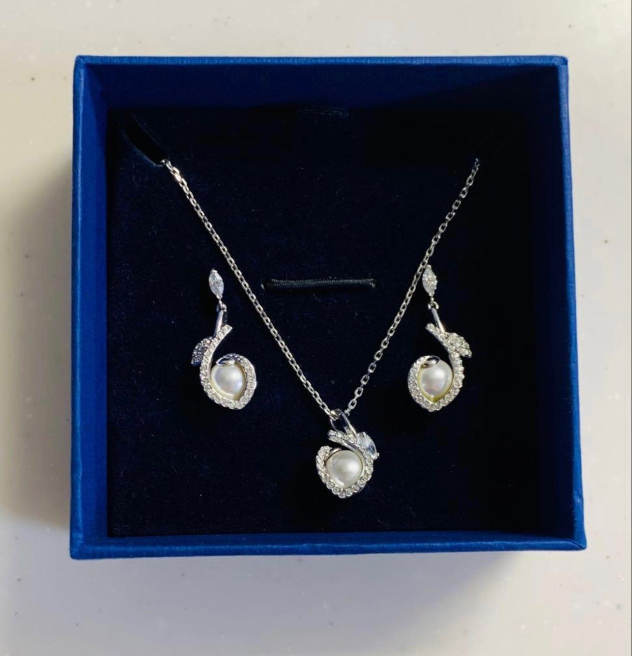 スワロフスキー Swarovski ピアス-ネックレスセット