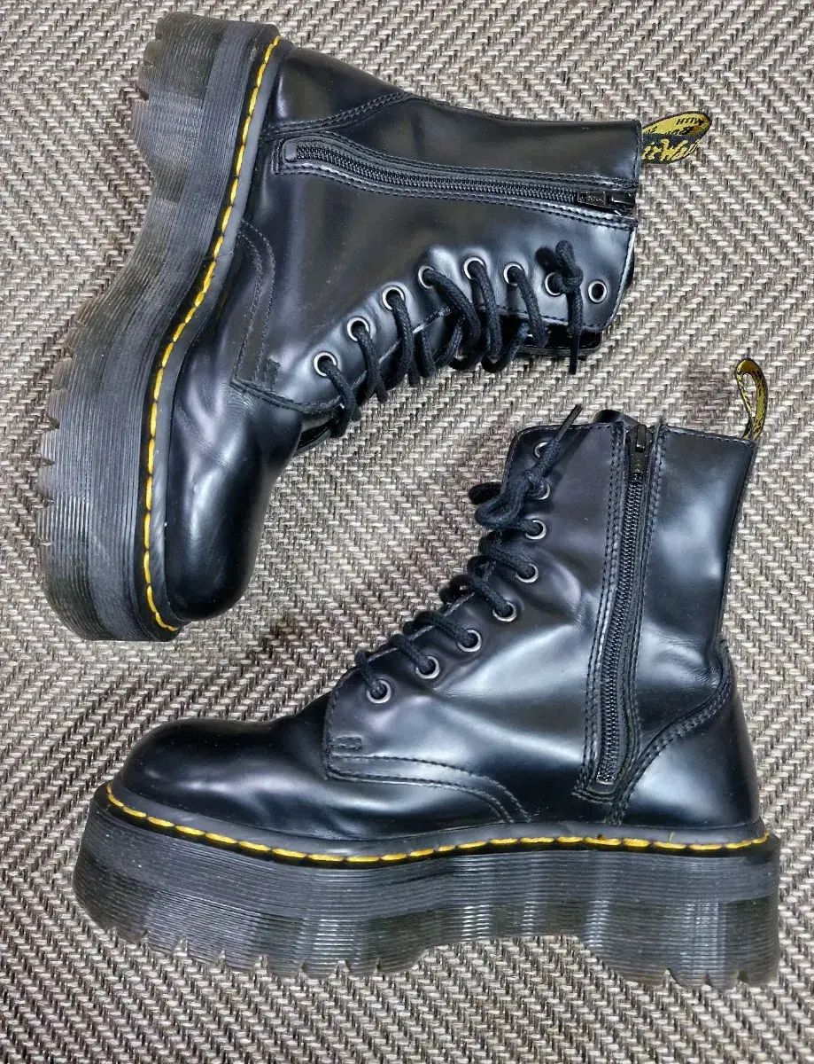 DR. MARTENS
