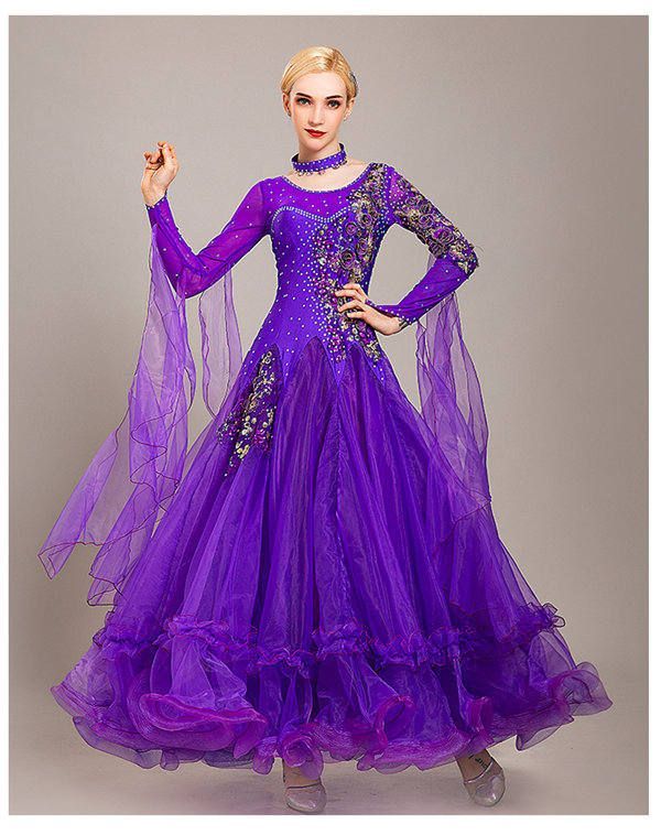 ラウンドネック ボリュームスカート