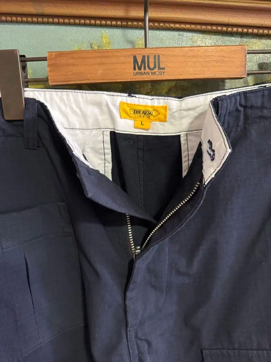 ザ RESCUE カーゴパンツ ネイビー