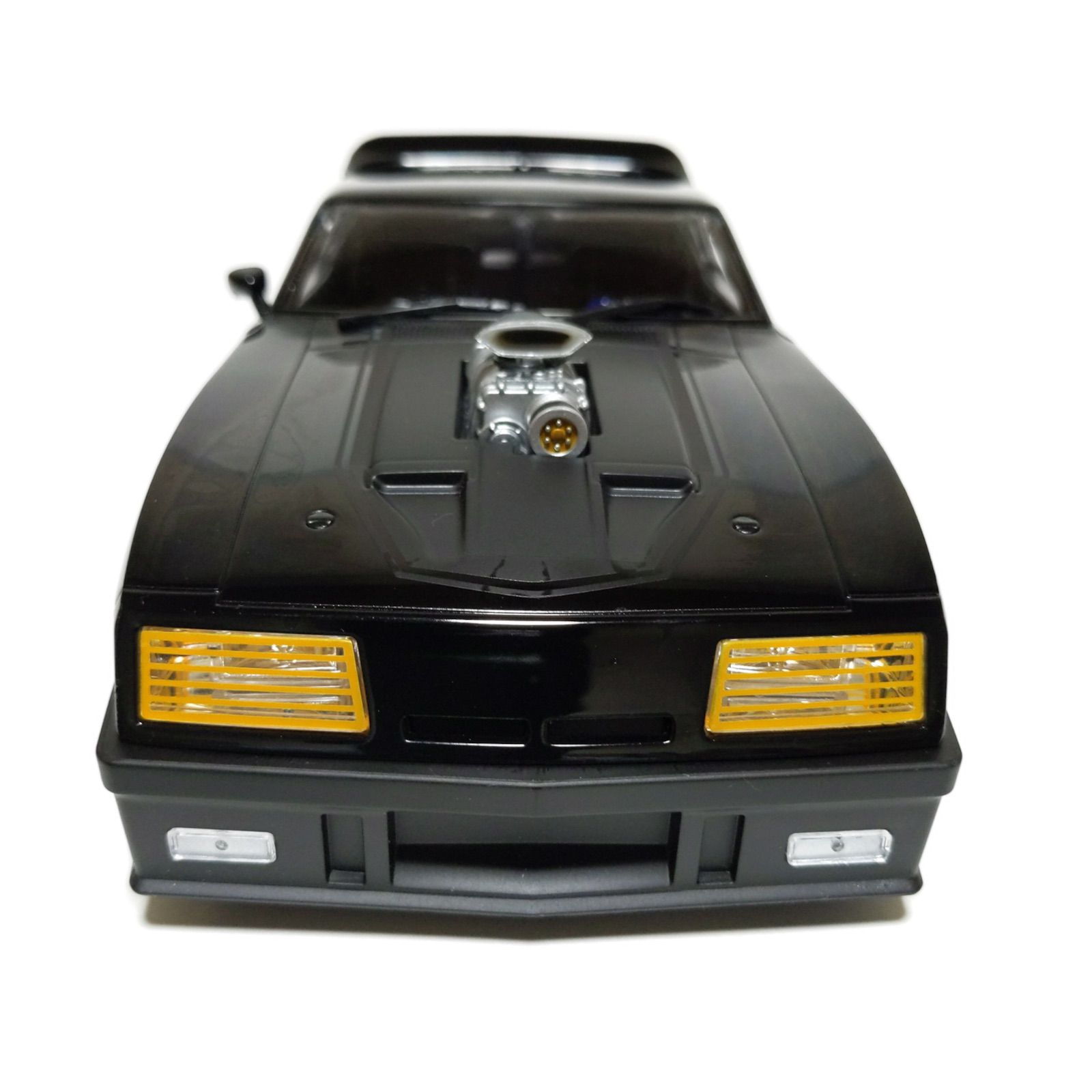 マッドマックス V8 インターセプター 1/18 1973 フォード ファルコン